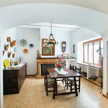 Villa Sleeps 10 Pool Air Con Wifi Pollenca