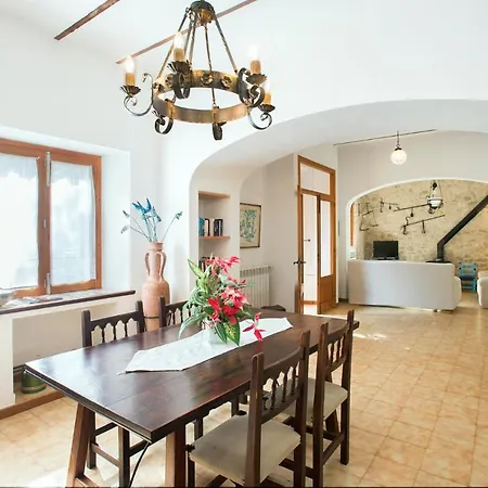 Sleeps 10 Pool Air Con Wifi Pollenca